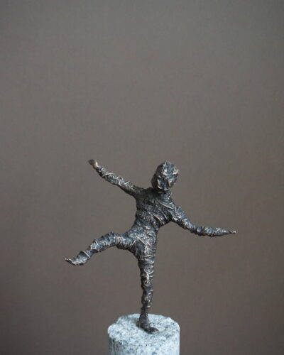 Bronzefigur Balance