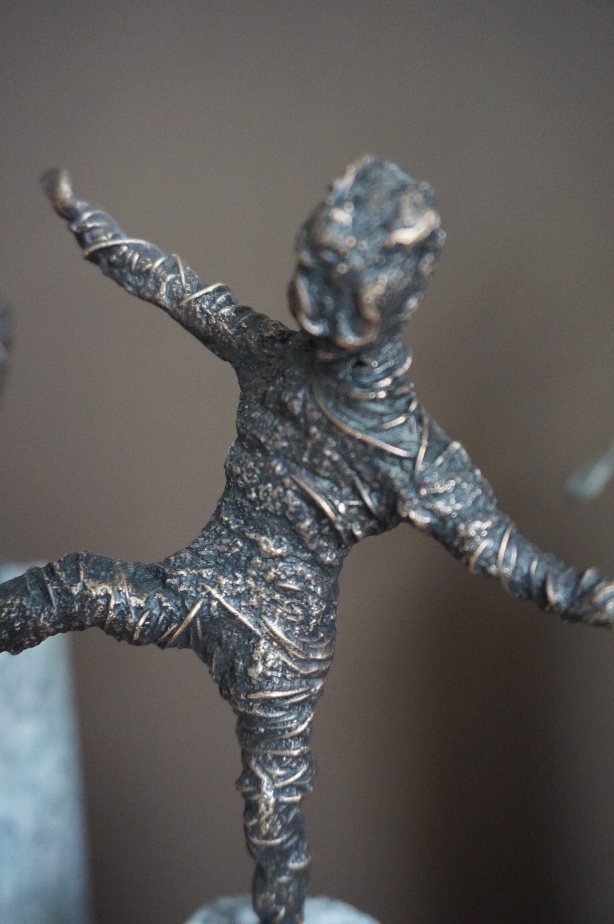 Bronzefigur Balance – Bild 6