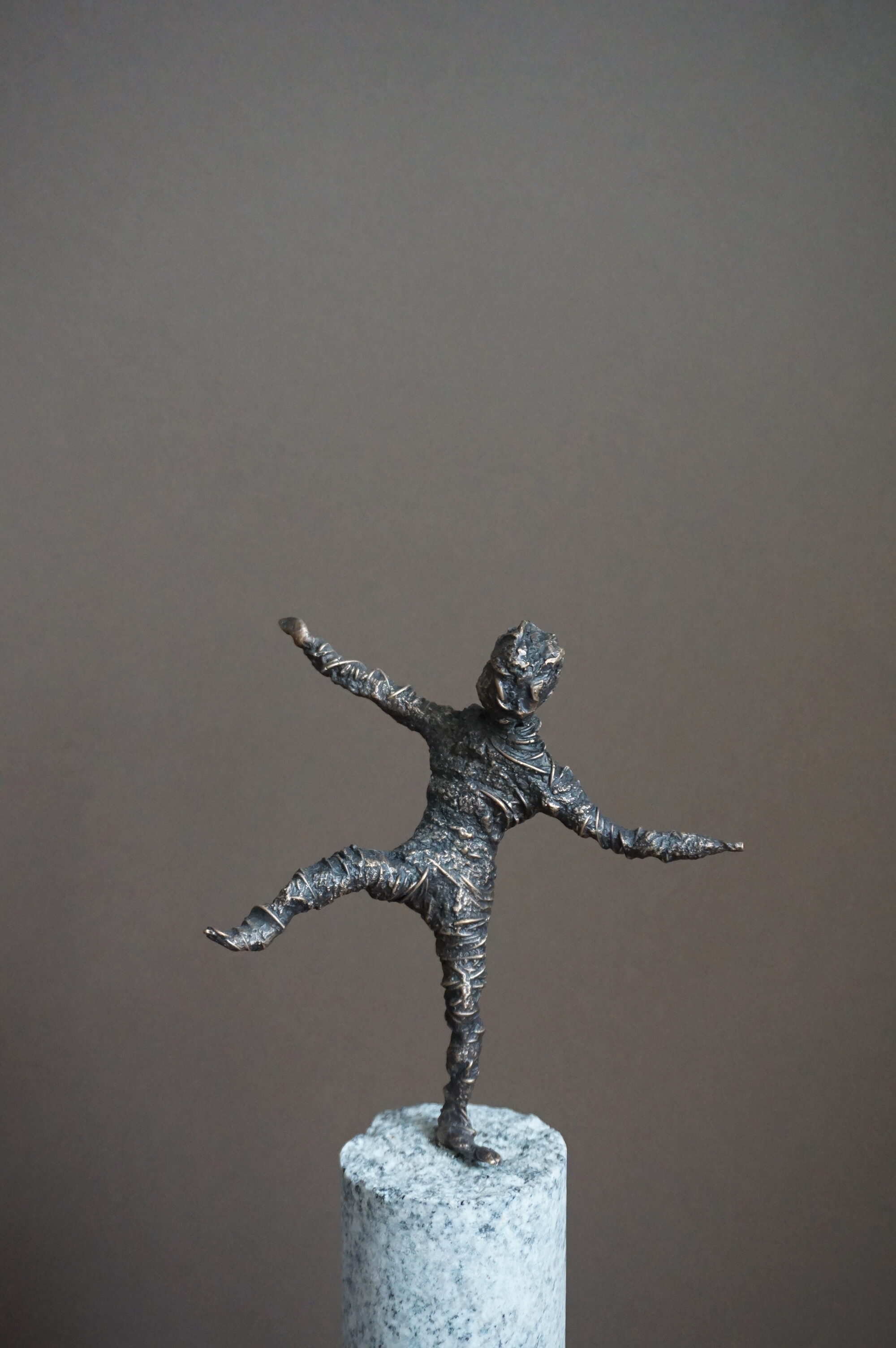 Bronzefigur Balance