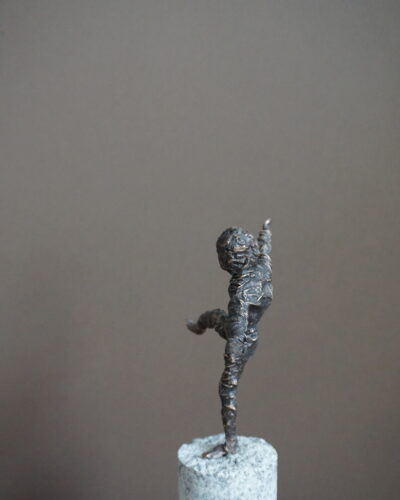 Bronzefigur Balance