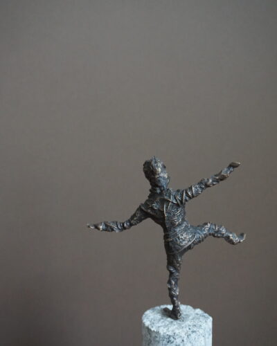 Bronzefigur Balance