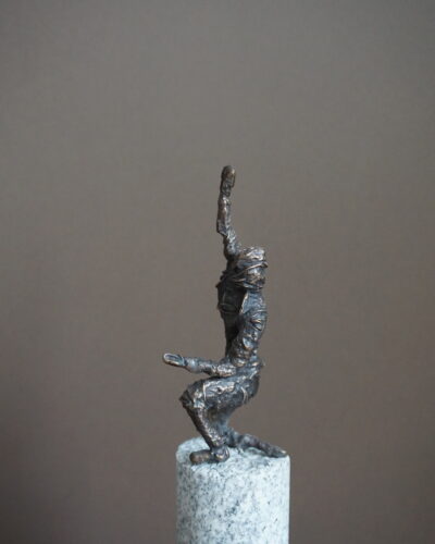 Bronzefigur Siegerpose