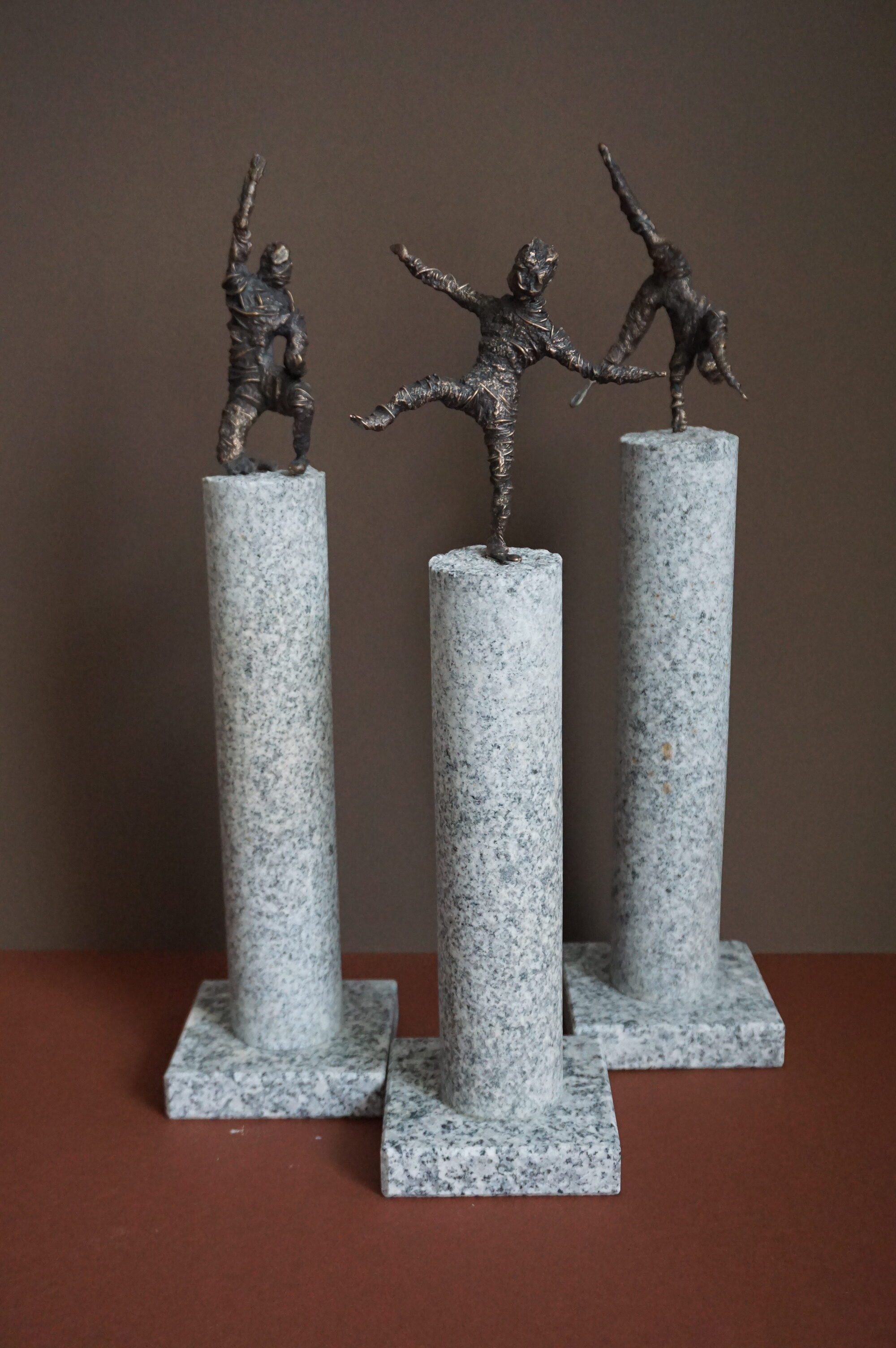 Bronzefigur Siegerpose – Bild 8